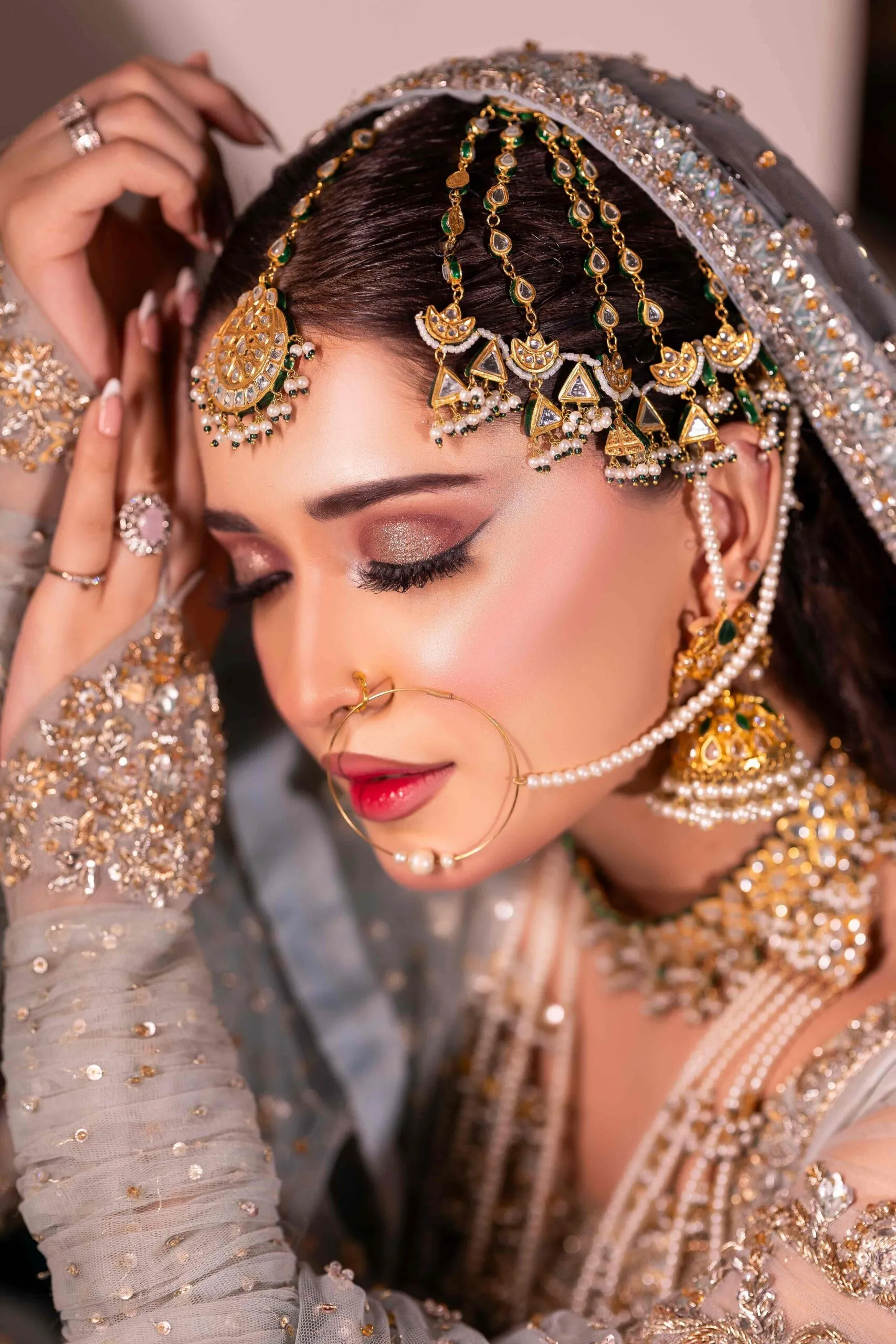 Moshaz Mehndi Glowing Makeup
